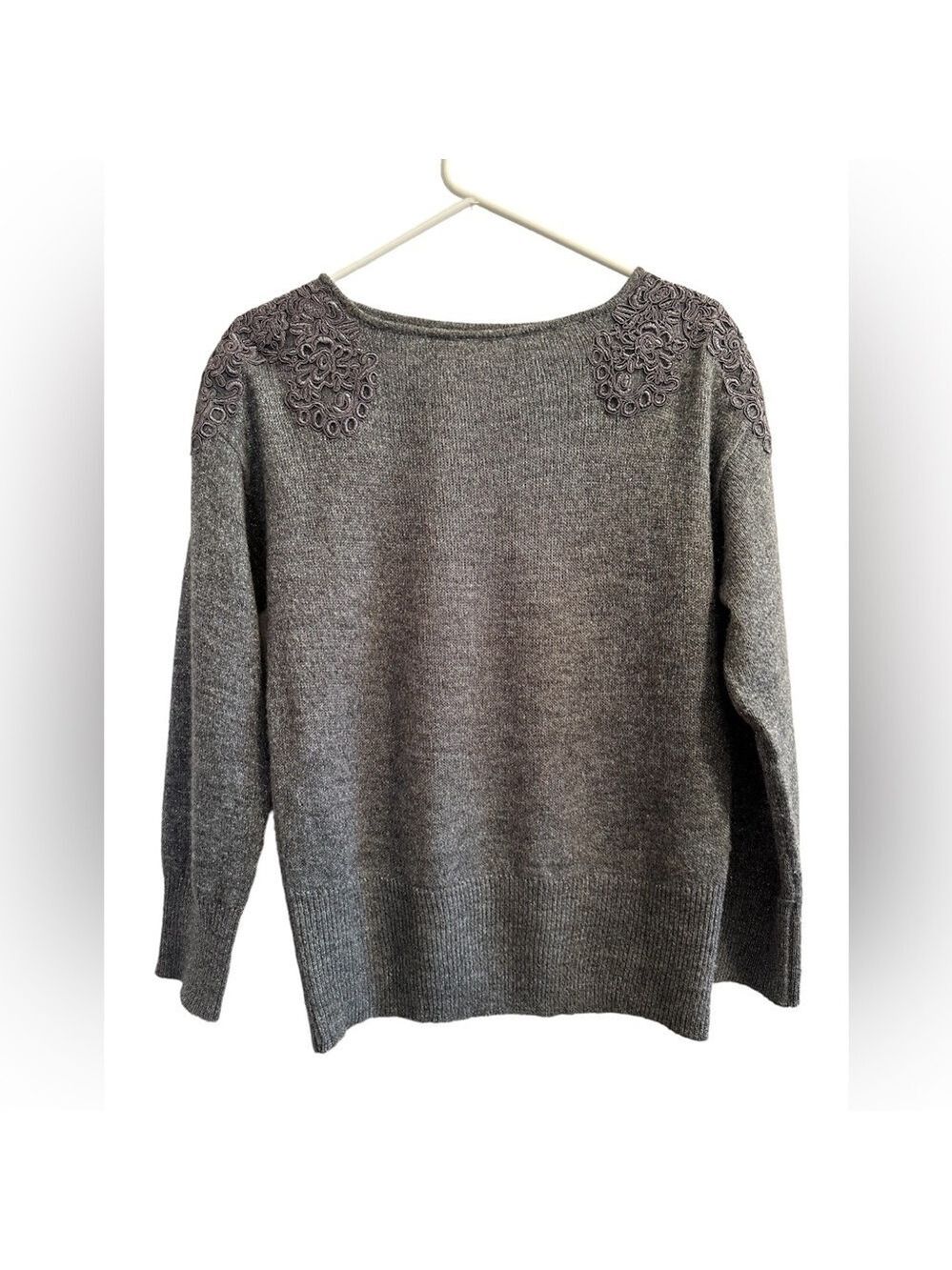 Elle Elegant Tight Knit Womens Fall Sweater Size Medium Gray & Metallic Silver
